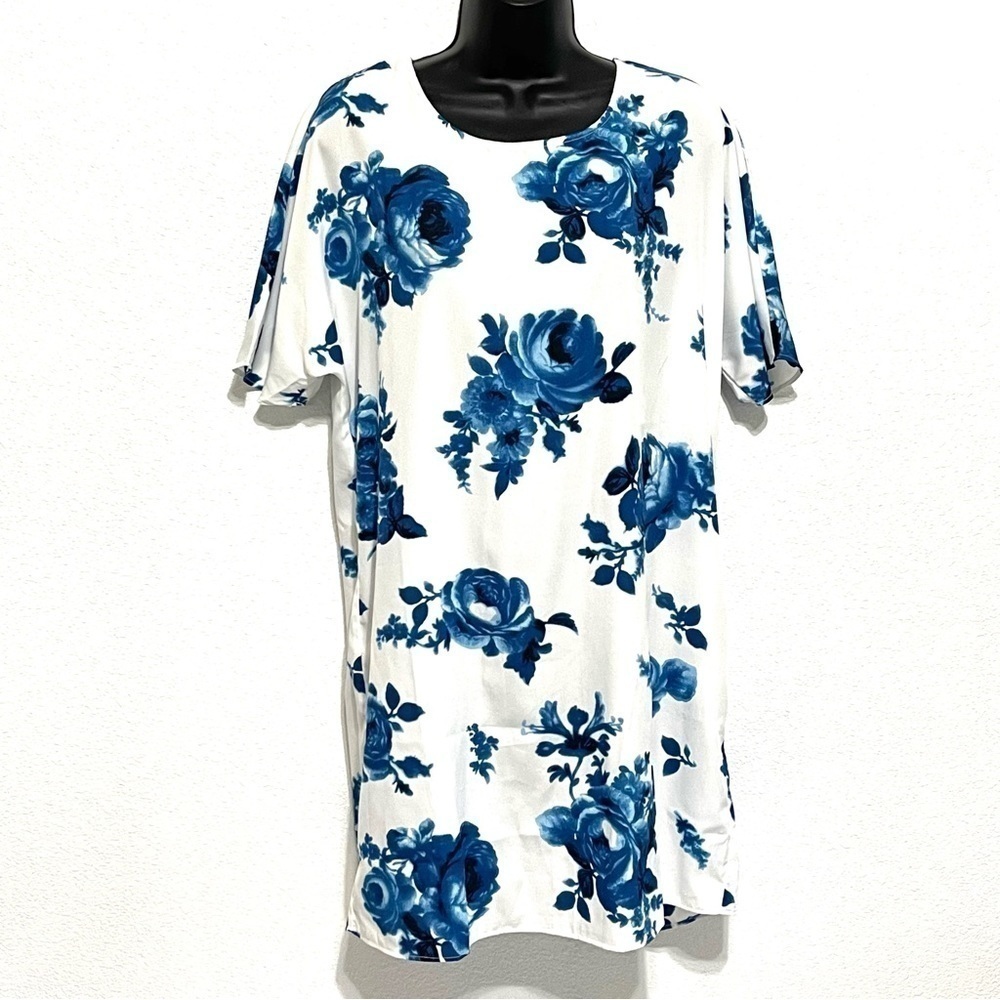 NWT ASOS Vila Woman Snow White Blue Flowers Visripey Tunic Shirt Size L